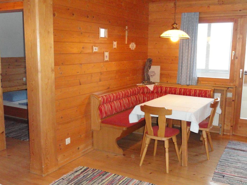 Baby- Und Kinderhof Aicherbauer Seeham Chambre photo