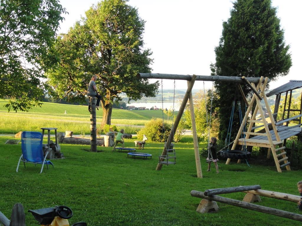 Baby- Und Kinderhof Aicherbauer Seeham Extérieur photo